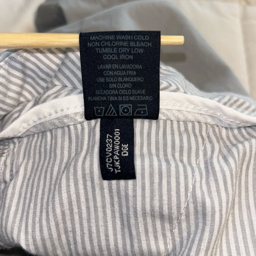 Tommy Hilfiger Shorts Women's Size 4 Gray Chinos - Picture 7 of 8